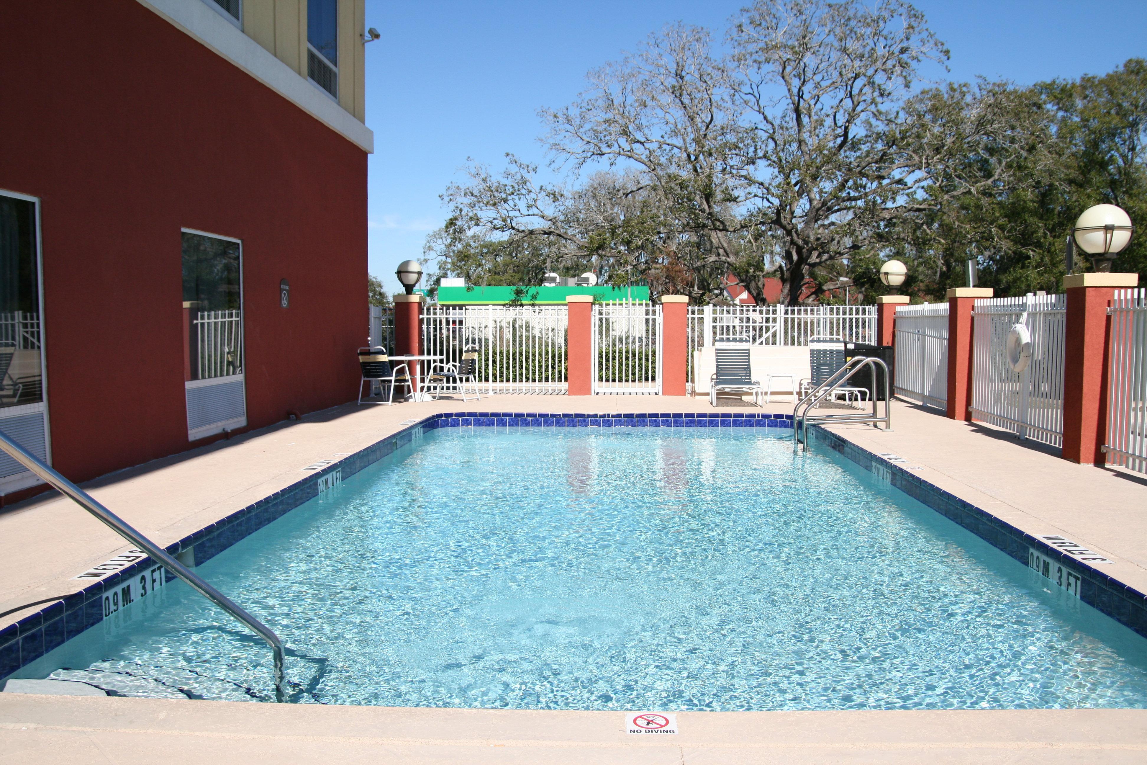 Express & Tampa-fairgrounds-casino By Ihg Mango