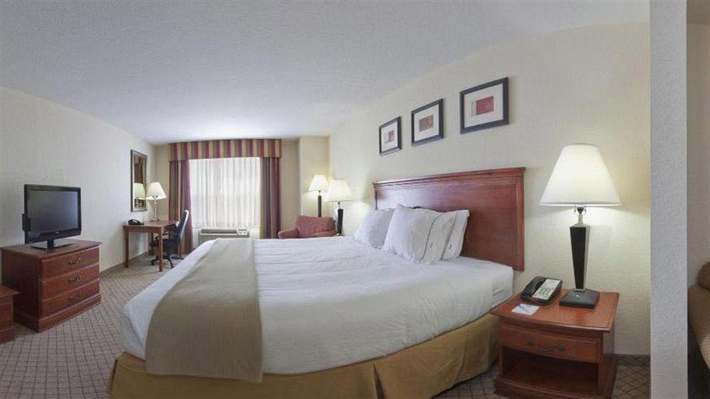 Express & Tampa-fairgrounds-casino By Ihg 2* Mango