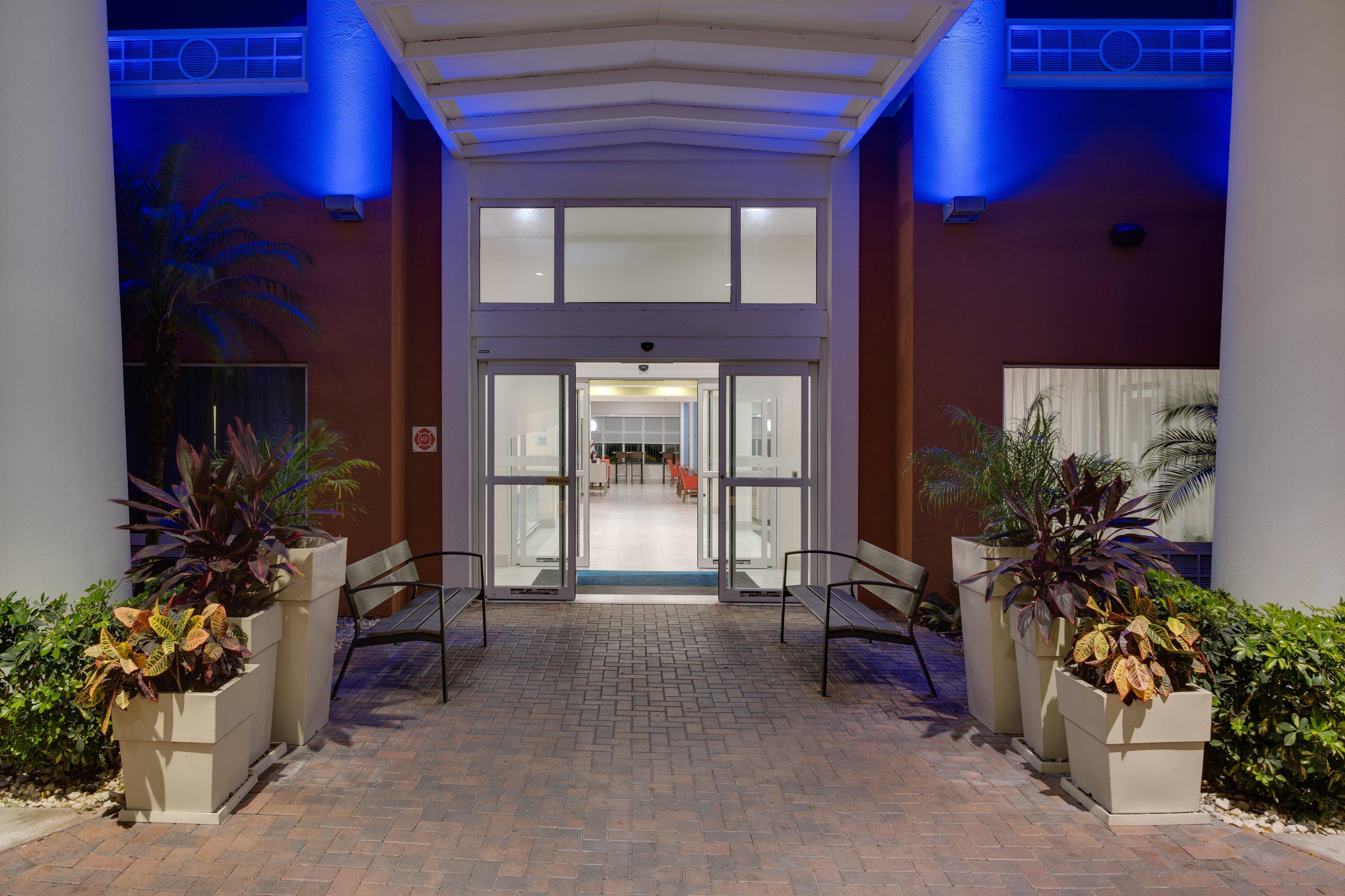 Express & Tampa-fairgrounds-casino By Ihg 2* Mango