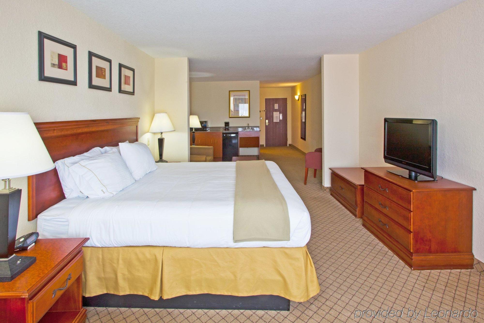 Express & Tampa-fairgrounds-casino By Ihg